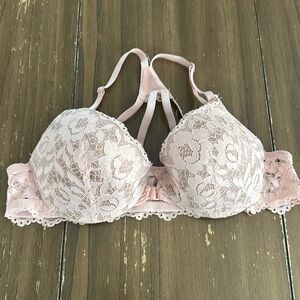 Jennifer bra 36B